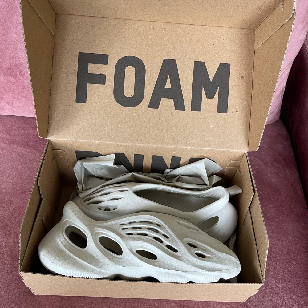 Yeezy’s Foam, white, size 7